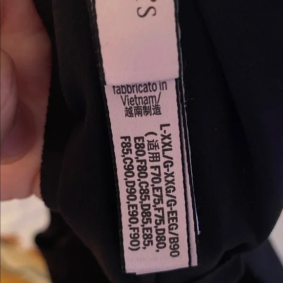 Victoria's Secret Black Seamless Bra - Picture 6 of 6